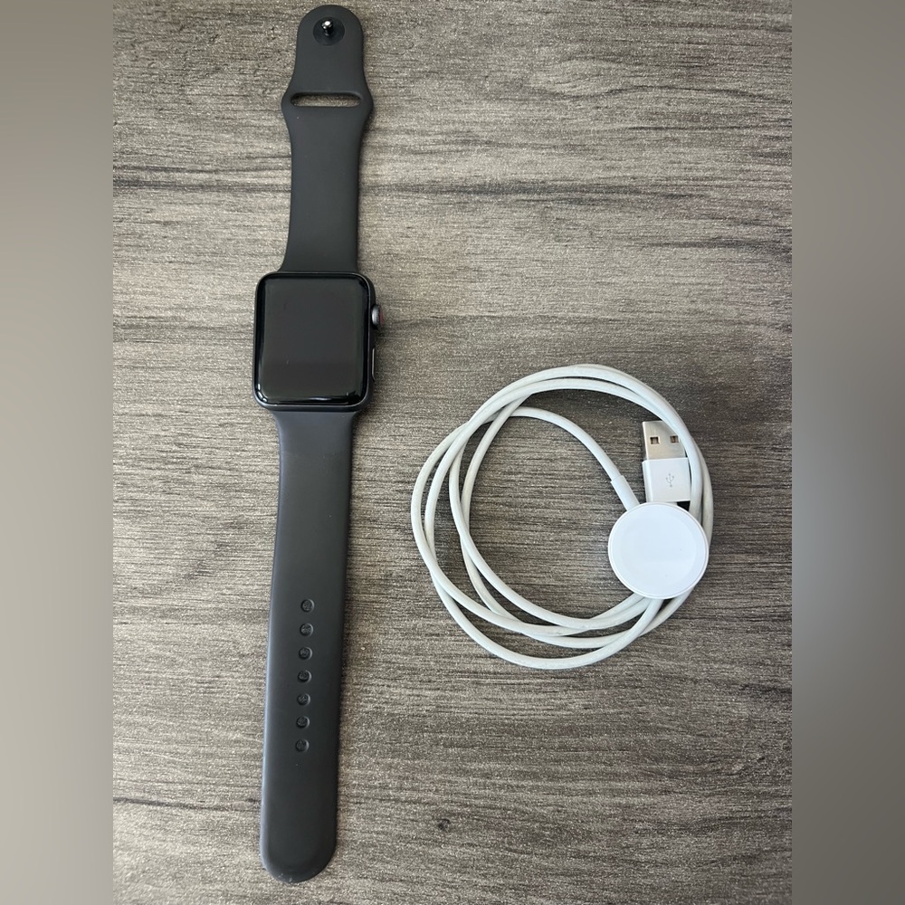 Apple Watch 42mm Series 3 with GPS